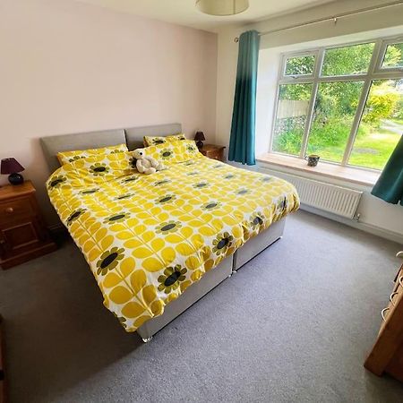 Self-Contained Ensuite Double Or Twin Bedroom In Pentir Bangor  Extérieur photo