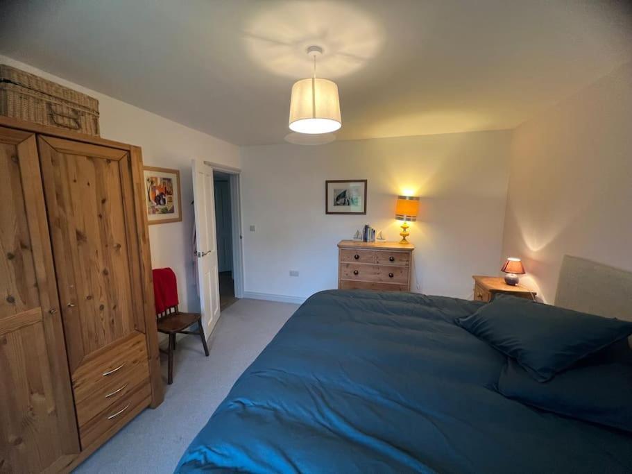 Self-Contained Ensuite Double Or Twin Bedroom In Pentir Bangor  Extérieur photo