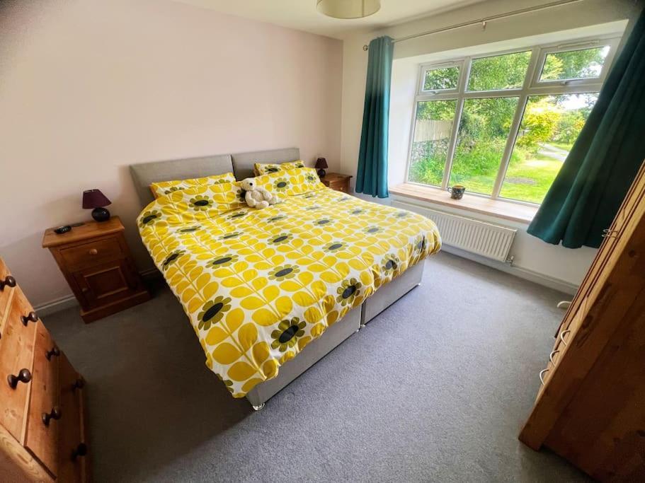 Self-Contained Ensuite Double Or Twin Bedroom In Pentir Bangor  Extérieur photo